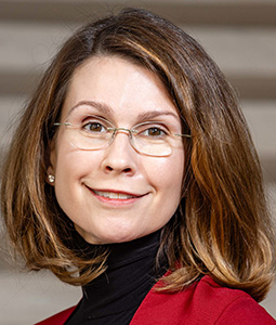 Sarah Slone headshot