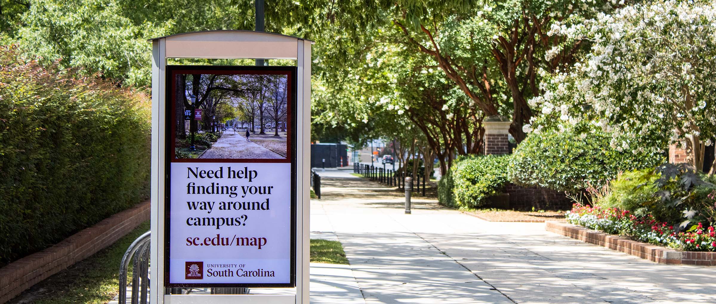 A digital sign on USC's Columbia campus with the text: Need help finding your way around campus? sc.edu/map.