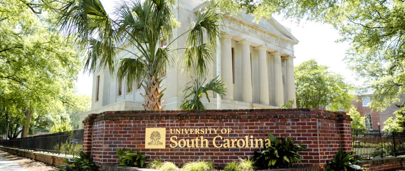 Banner Image of the USC sign outside of the War Memorial building