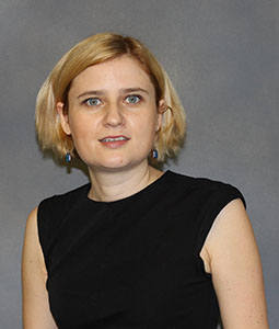 Dr. Natalia Shustova
