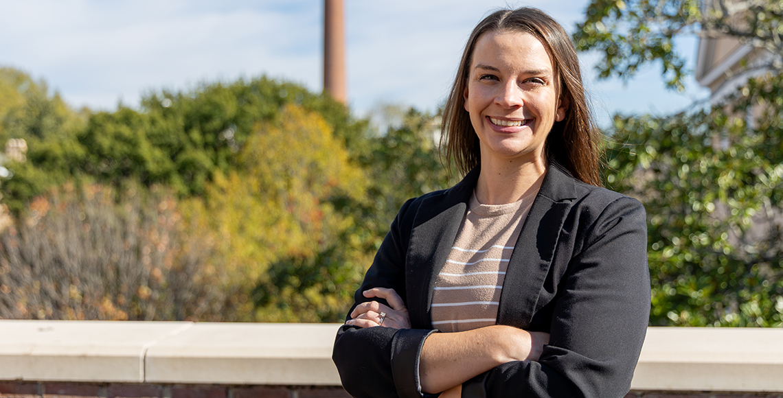 Kelly Evans Grieshaber headshot