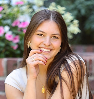 Julia Spies headshot