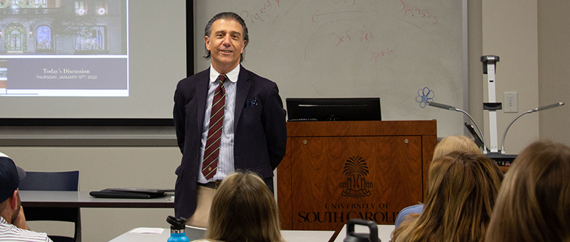 Vince Dell'Osa speaks to a class