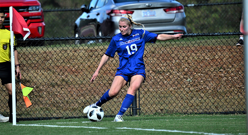Emma Gray Playing Soccer for Presbyterian