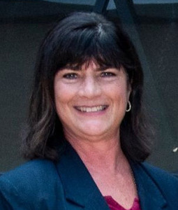 Julie Clements headshot