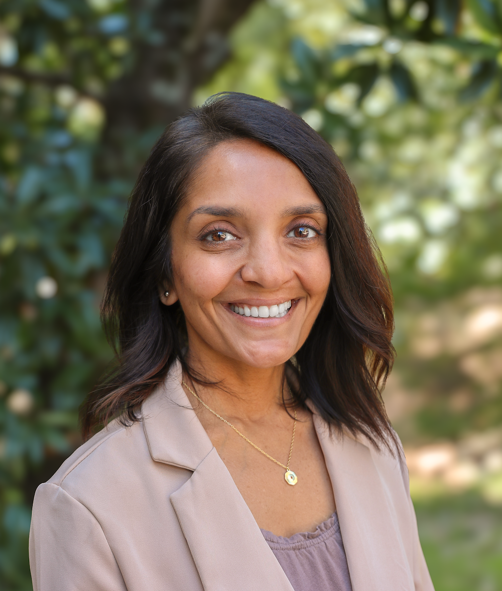 meera suthar headshot