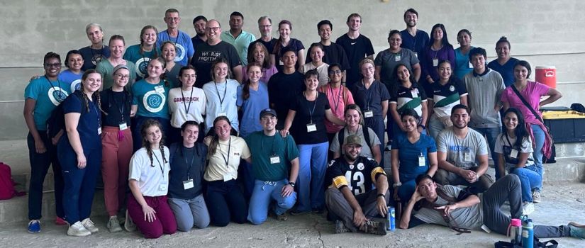 Group photo of team in Honduras