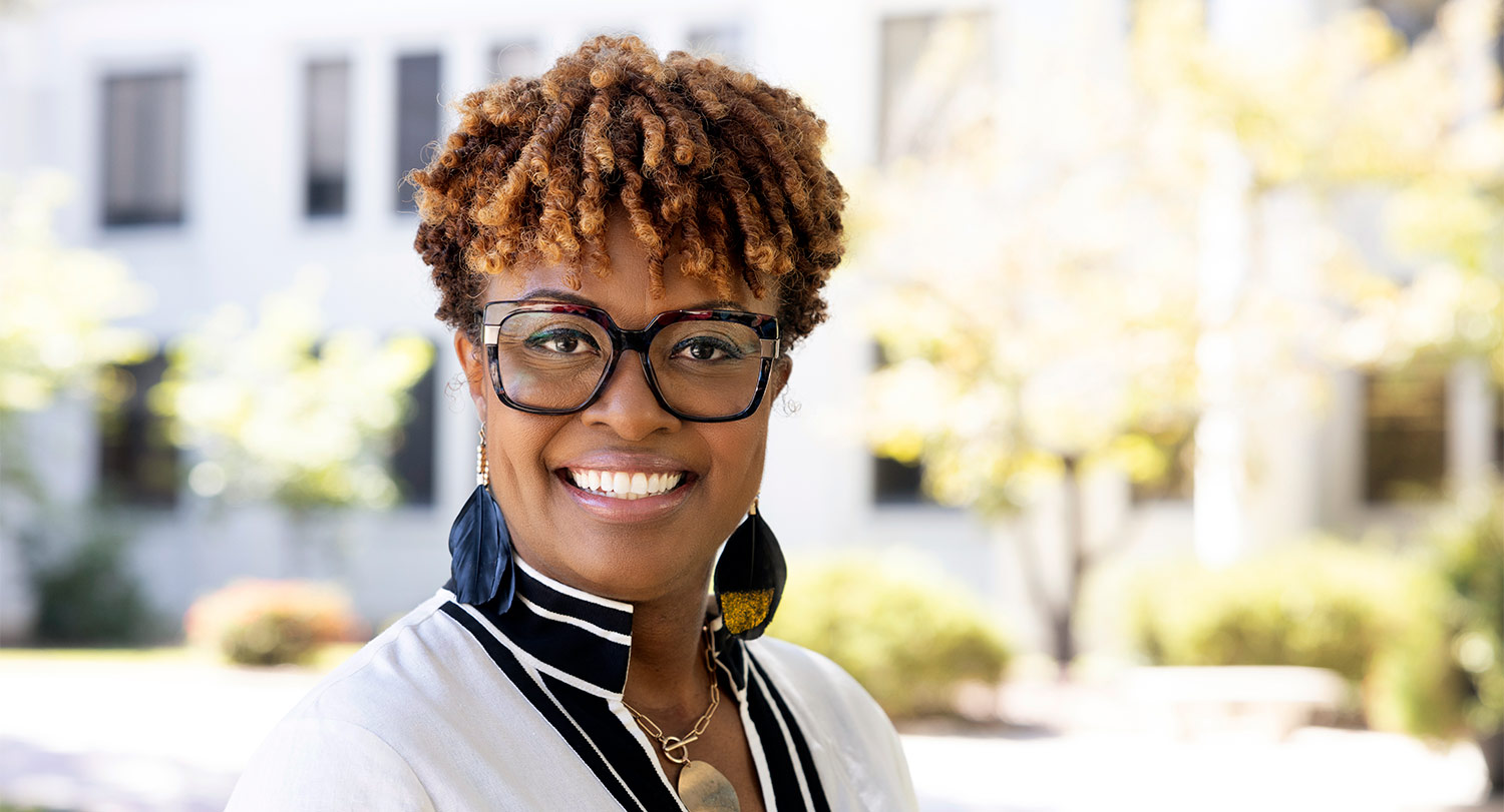 Head shot of Cassandra Bosier